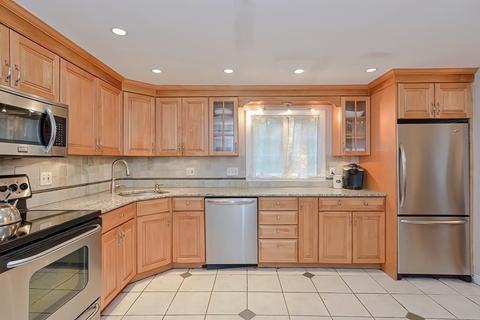 18 Coach Rd, Walpole, MA 02081 photo 11