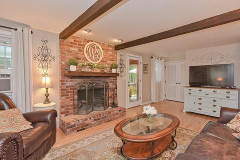 18 Coach Rd, Walpole, MA 02081 photo 15