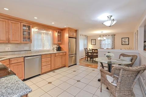 18 Coach Rd, Walpole, MA 02081 photo 10