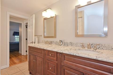 18 Coach Rd, Walpole, MA 02081 photo 23