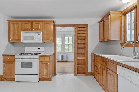 32 Heather St, Beverly, MA 01915 photo 4
