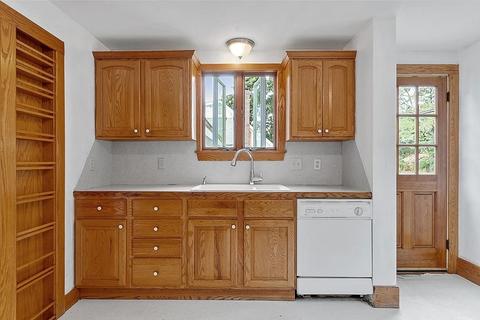 32 Heather St, Beverly, MA 01915 photo 5