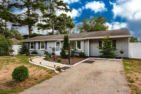 8 Acoaxet Ln, Wareham, MA 02576 photo 1
