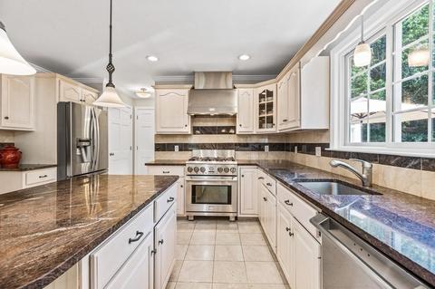 75 Culloden Dr, Canton, MA 02021 photo 4