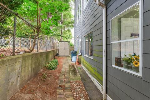18 Burton St, Worcester, MA 01607 photo 5