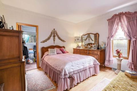18 Burton St, Worcester, MA 01607 photo 11
