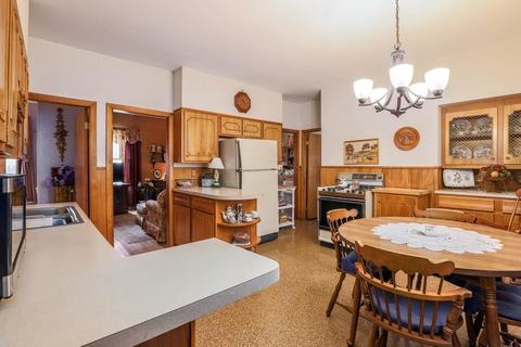 18 Burton St, Worcester, MA 01607 photo 6