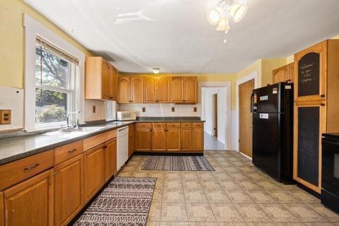8 Parmenter Ave, Maynard, MA 01754 photo 8