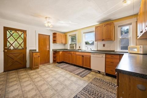 8 Parmenter Ave, Maynard, MA 01754 photo 10