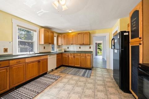 8 Parmenter Ave, Maynard, MA 01754 photo 7
