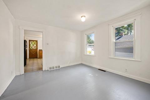 8 Parmenter Ave, Maynard, MA 01754 photo 5
