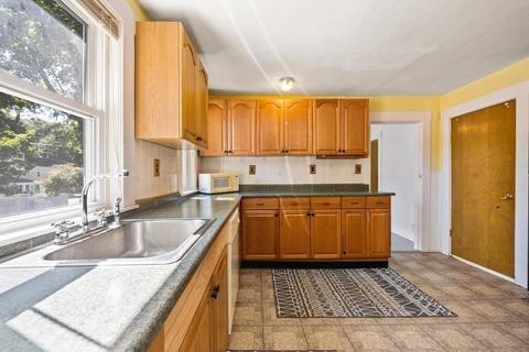 8 Parmenter Ave, Maynard, MA 01754 photo 9