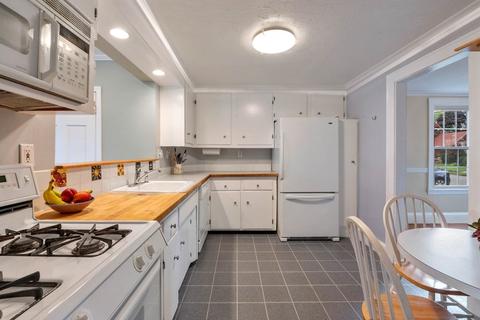 32 Pickwick Rd, Marblehead, MA 01945 photo 10