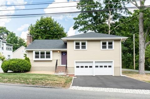 55 Spring St, Wakefield, MA 01880 photo 1