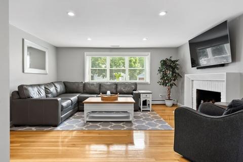 55 Spring St, Wakefield, MA 01880 photo 4