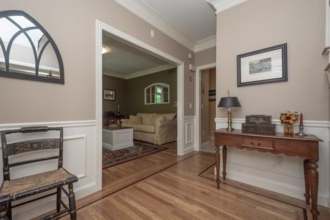 2 Gaskill St, Mendon, MA 01756 photo 6
