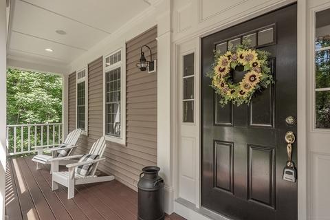2 Gaskill St, Mendon, MA 01756 photo 4