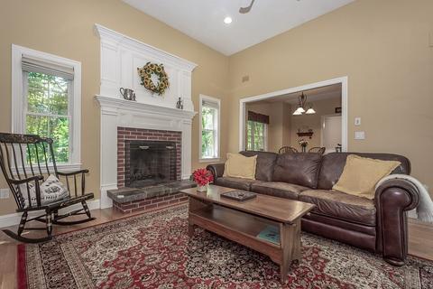 2 Gaskill St, Mendon, MA 01756 photo 18