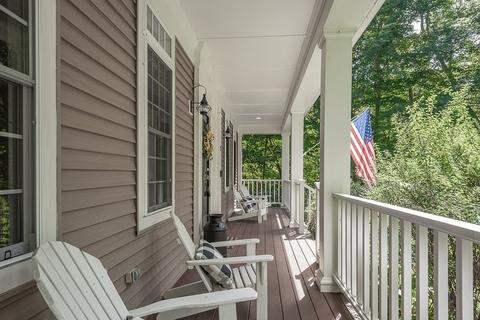 2 Gaskill St, Mendon, MA 01756 photo 5