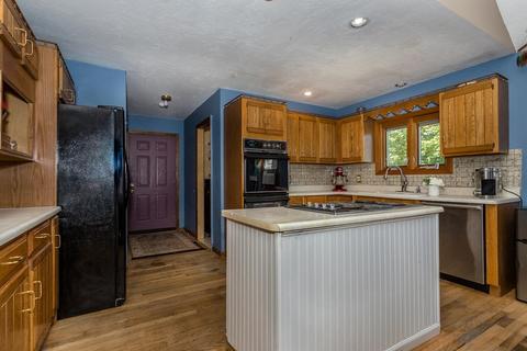 34 Angela St, Canton, MA 02021 photo 6