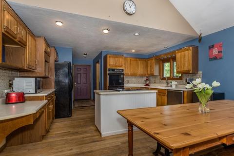34 Angela St, Canton, MA 02021 photo 5