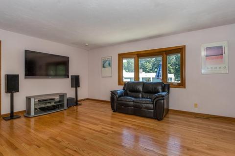 34 Angela St, Canton, MA 02021 photo 4