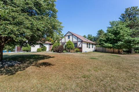 34 Angela St, Canton, MA 02021 photo 2