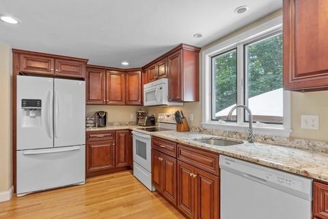181 Parker St, Maynard, MA 01754 photo 4