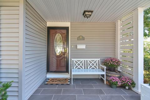 6 Vane St, Walpole, MA 02081 photo 2