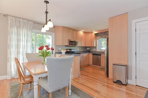 6 Vane St, Walpole, MA 02081 photo 3