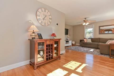 6 Vane St, Walpole, MA 02081 photo 8