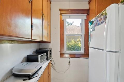 55 Thornfell St, Springfield, MA 01104 photo 18