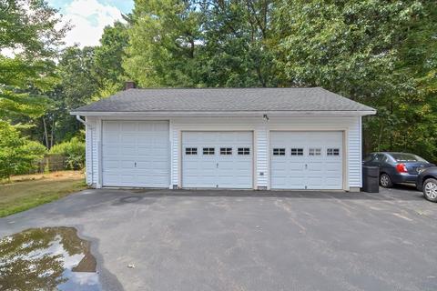 20 Bicknell Dr, Mendon, MA 01756 photo 2
