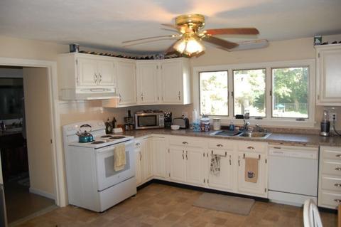 24 Ash St, Spencer, MA 01562 photo 5