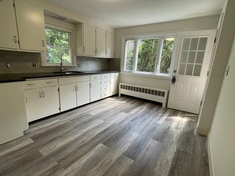 47 Granger St, Springfield, MA 01119 photo 4