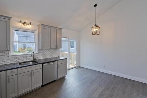 249 Gresham St, Springfield, MA 01119 photo 7