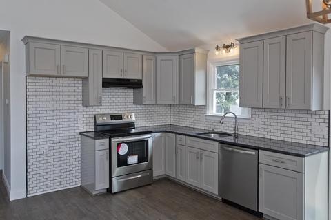 249 Gresham St, Springfield, MA 01119 photo 2