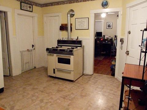 9 Oswald St, Worcester, MA 01607 photo 4