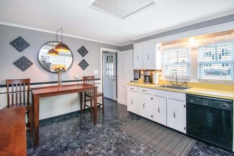 63 Bemis Ave, Chicopee, MA 01020 photo 7