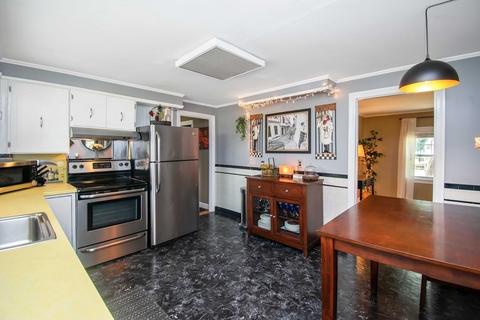 63 Bemis Ave, Chicopee, MA 01020 photo 5