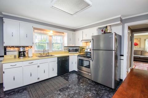 63 Bemis Ave, Chicopee, MA 01020 photo 8