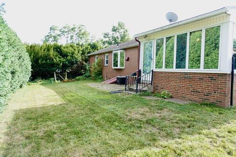 21 Chalmers St, Springfield, MA 01118 photo 5