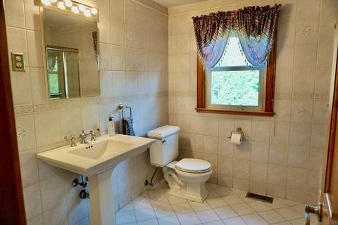 21 Chalmers St, Springfield, MA 01118 photo 13