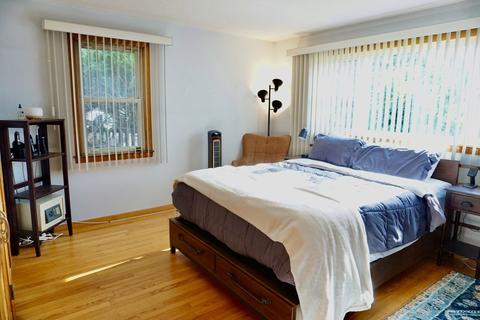 21 Chalmers St, Springfield, MA 01118 photo 18