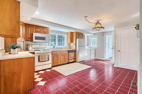5 Glen Ave, Upton, MA 01568 photo 8