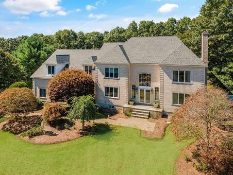 72 Eisenhower Dr, Sharon, MA 02067 photo 1