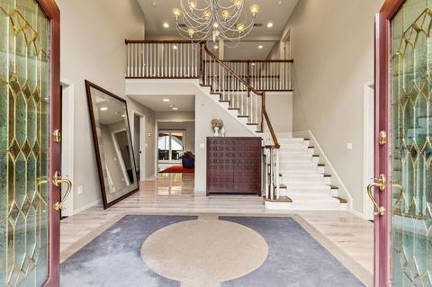 72 Eisenhower Dr, Sharon, MA 02067 photo 4