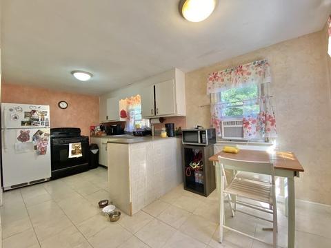 56 Brookside Cir, Springfield, MA 01129 photo 5