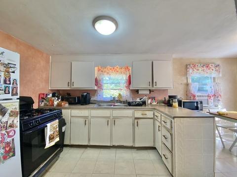 56 Brookside Cir, Springfield, MA 01129 photo 3