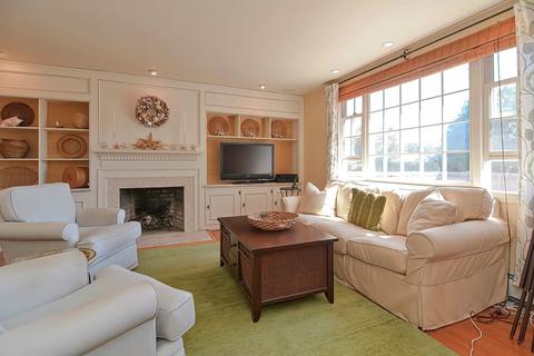 476 Langley St, Fall River, MA 02720 photo 8